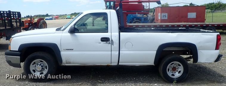 image for item DG3230 2003 Chevrolet Silverado 2500  pickup truck