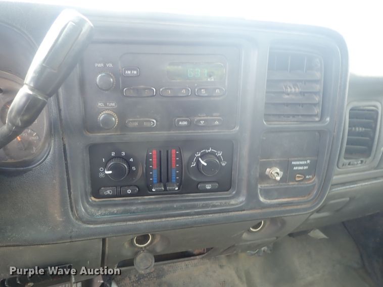 image for item DG3230 2003 Chevrolet Silverado 2500  pickup truck