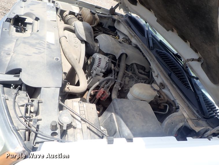 image for item DG3230 2003 Chevrolet Silverado 2500  pickup truck