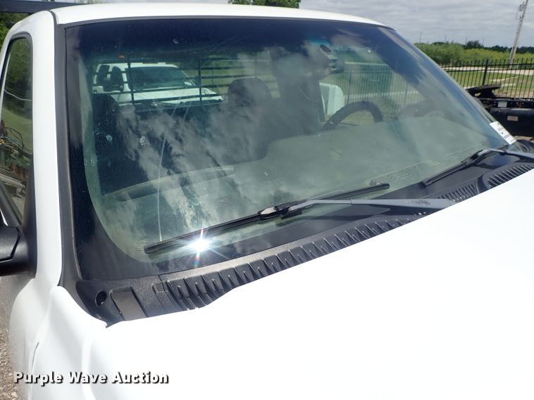 image for item DG3230 2003 Chevrolet Silverado 2500  pickup truck