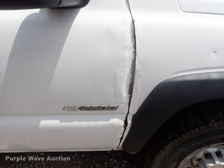 image for item DG3230 2003 Chevrolet Silverado 2500  pickup truck