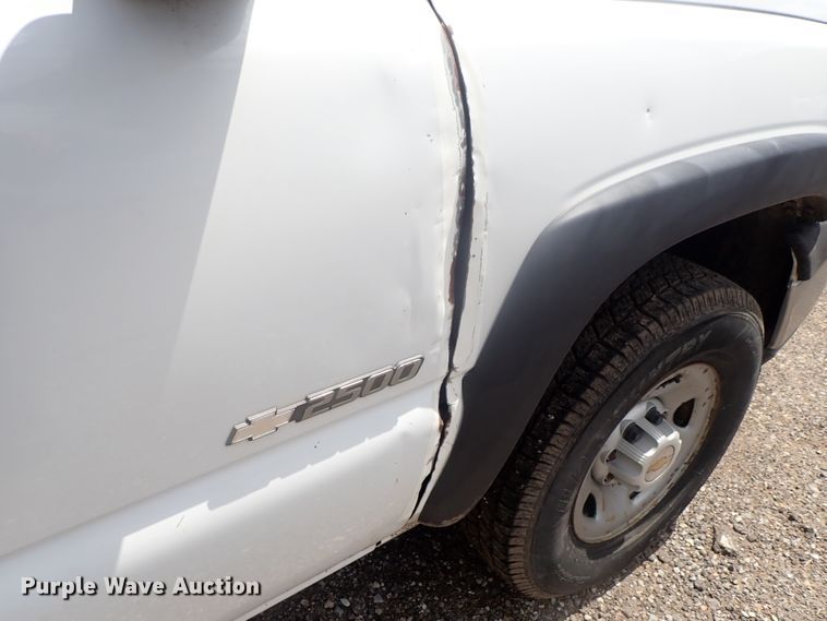 image for item DG3230 2003 Chevrolet Silverado 2500  pickup truck