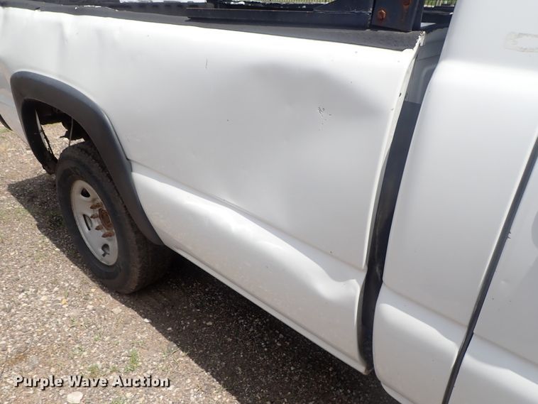 image for item DG3230 2003 Chevrolet Silverado 2500  pickup truck