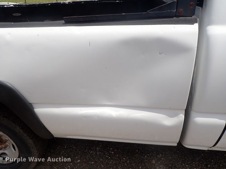 image for item DG3230 2003 Chevrolet Silverado 2500  pickup truck