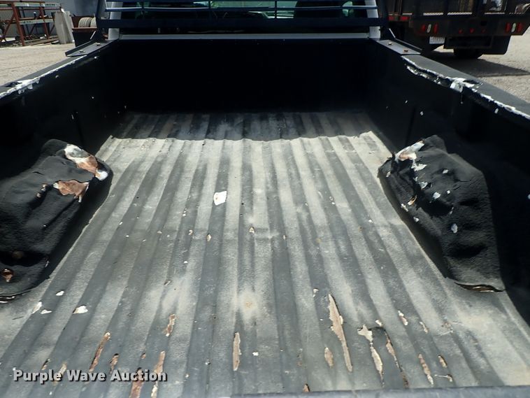 image for item DG3230 2003 Chevrolet Silverado 2500  pickup truck