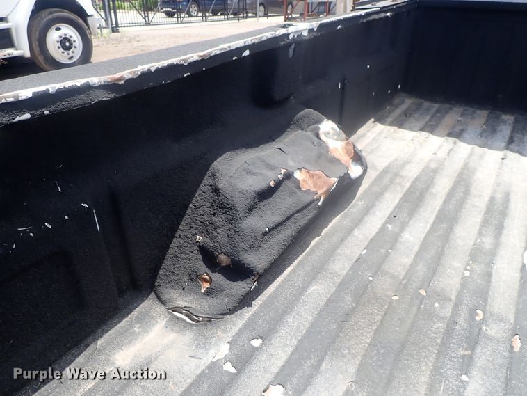 image for item DG3230 2003 Chevrolet Silverado 2500  pickup truck