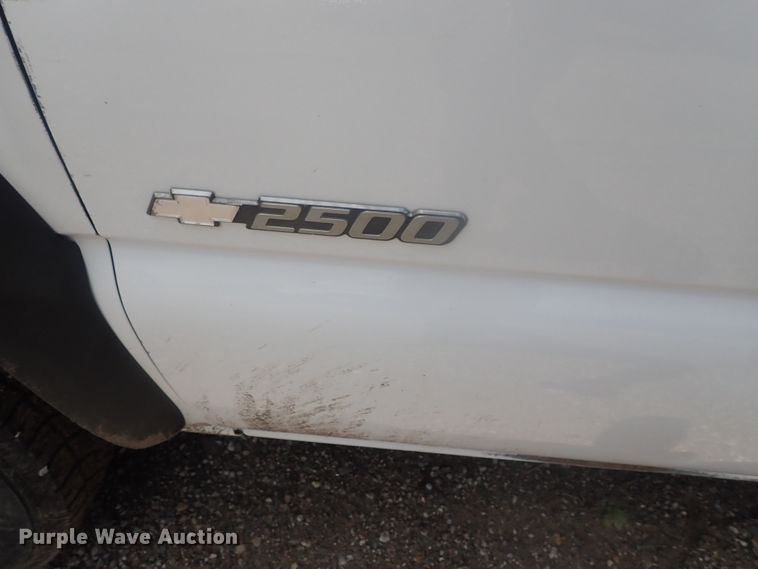 image for item DG3230 2003 Chevrolet Silverado 2500  pickup truck