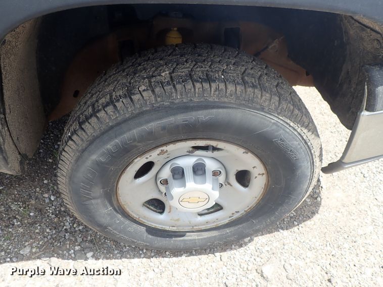 image for item DG3230 2003 Chevrolet Silverado 2500  pickup truck