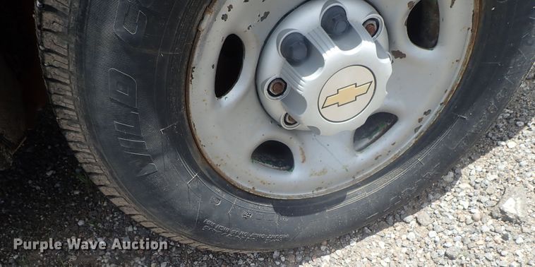 image for item DG3230 2003 Chevrolet Silverado 2500  pickup truck