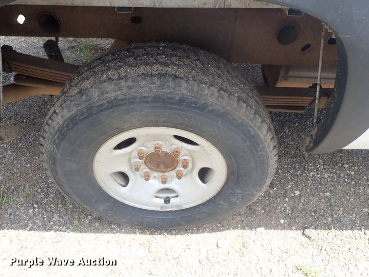 image for item DG3230 2003 Chevrolet Silverado 2500  pickup truck