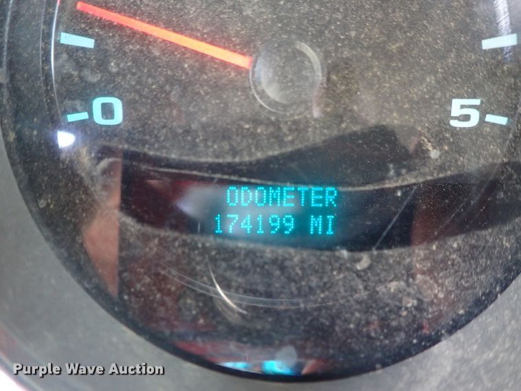 image for item DG3231 2009 Chevrolet Silverado 3500HD  Crew Cab flatbed pickup truck