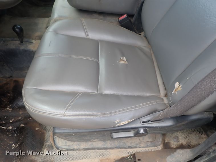 image for item DG3231 2009 Chevrolet Silverado 3500HD  Crew Cab flatbed pickup truck