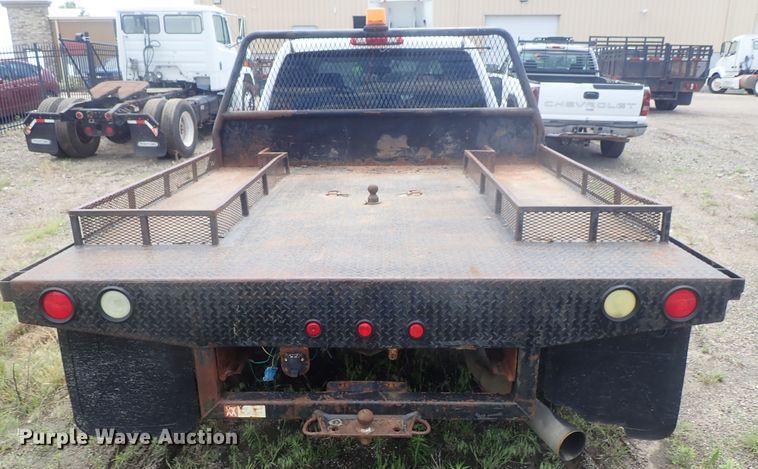 image for item DG3231 2009 Chevrolet Silverado 3500HD  Crew Cab flatbed pickup truck