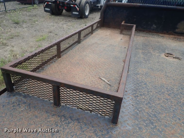 image for item DG3231 2009 Chevrolet Silverado 3500HD  Crew Cab flatbed pickup truck