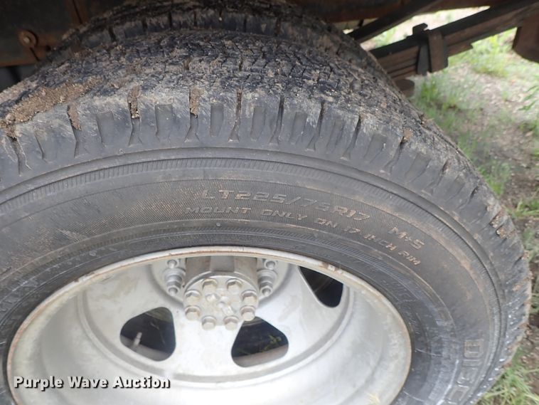 image for item DG3231 2009 Chevrolet Silverado 3500HD  Crew Cab flatbed pickup truck