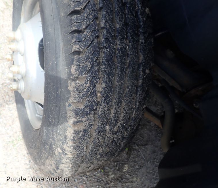 image for item DG3231 2009 Chevrolet Silverado 3500HD  Crew Cab flatbed pickup truck