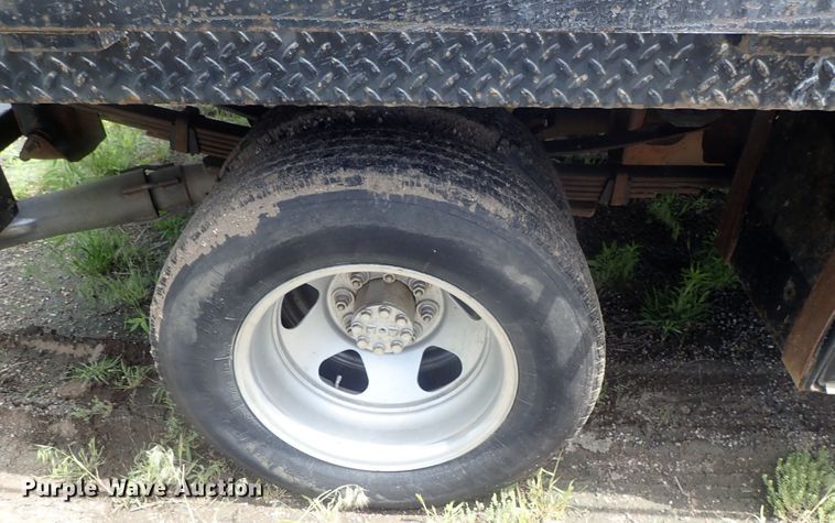 image for item DG3231 2009 Chevrolet Silverado 3500HD  Crew Cab flatbed pickup truck