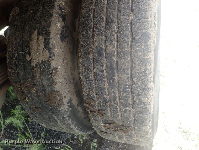 image for item DG3231 2009 Chevrolet Silverado 3500HD  Crew Cab flatbed pickup truck