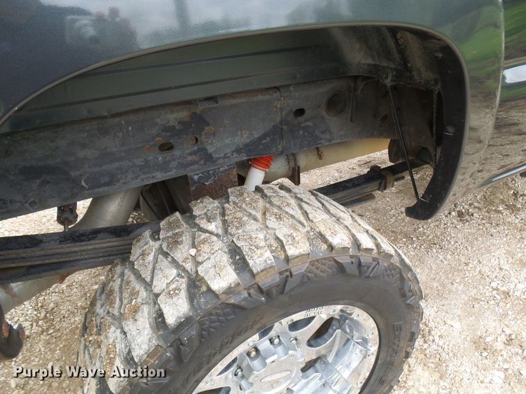 image for item DG5686 2004 Chevrolet Silverado 2500HD  Ext. Cab pickup truck