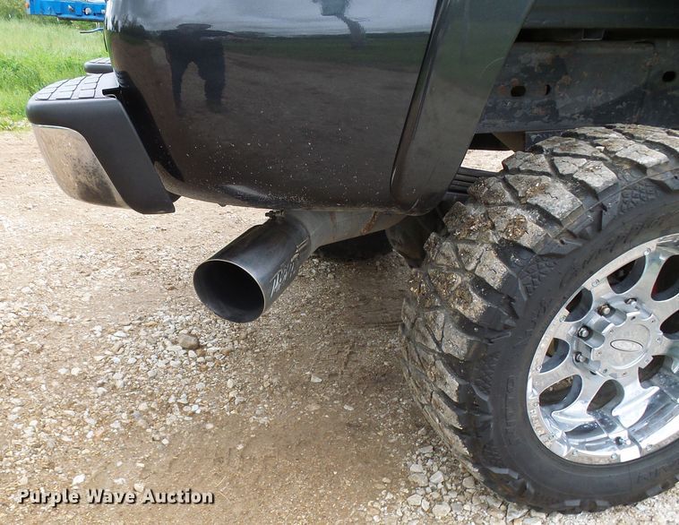 image for item DG5686 2004 Chevrolet Silverado 2500HD  Ext. Cab pickup truck