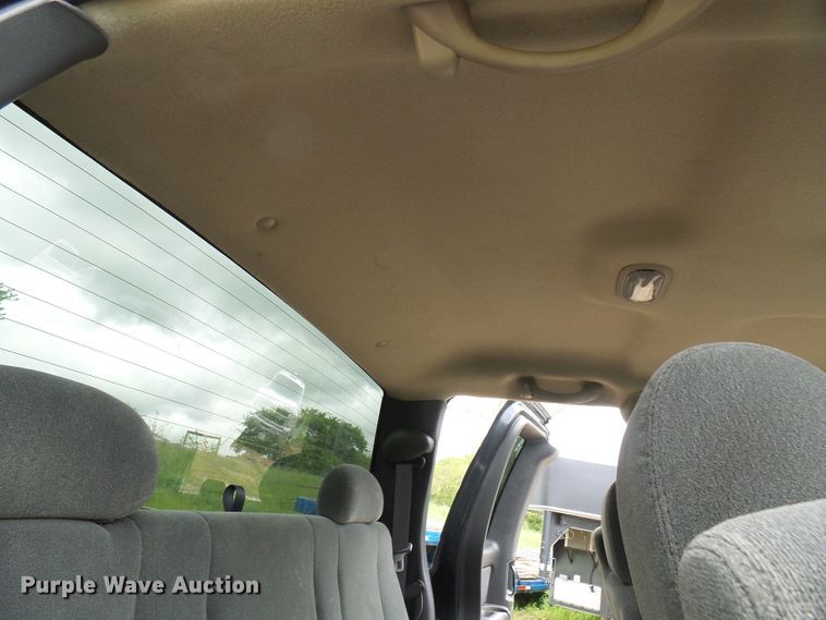 image for item DG5686 2004 Chevrolet Silverado 2500HD  Ext. Cab pickup truck