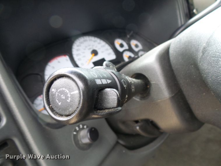 image for item DG5686 2004 Chevrolet Silverado 2500HD  Ext. Cab pickup truck