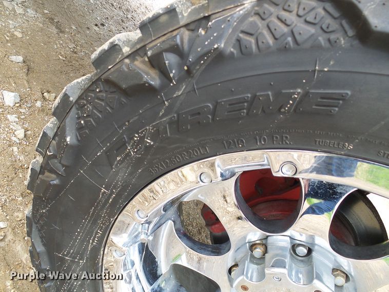 image for item DG5686 2004 Chevrolet Silverado 2500HD  Ext. Cab pickup truck