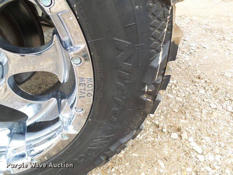 image for item DG5686 2004 Chevrolet Silverado 2500HD  Ext. Cab pickup truck