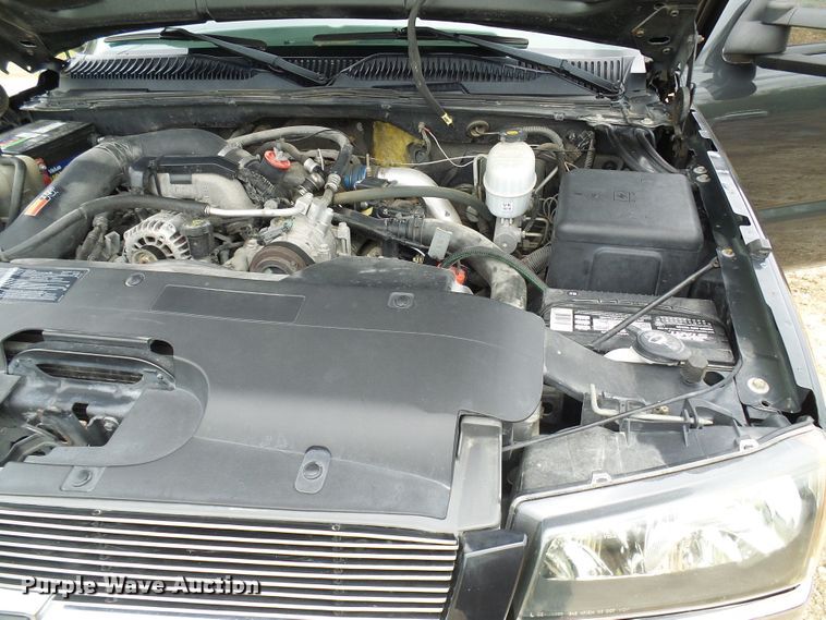 image for item DG5686 2004 Chevrolet Silverado 2500HD  Ext. Cab pickup truck