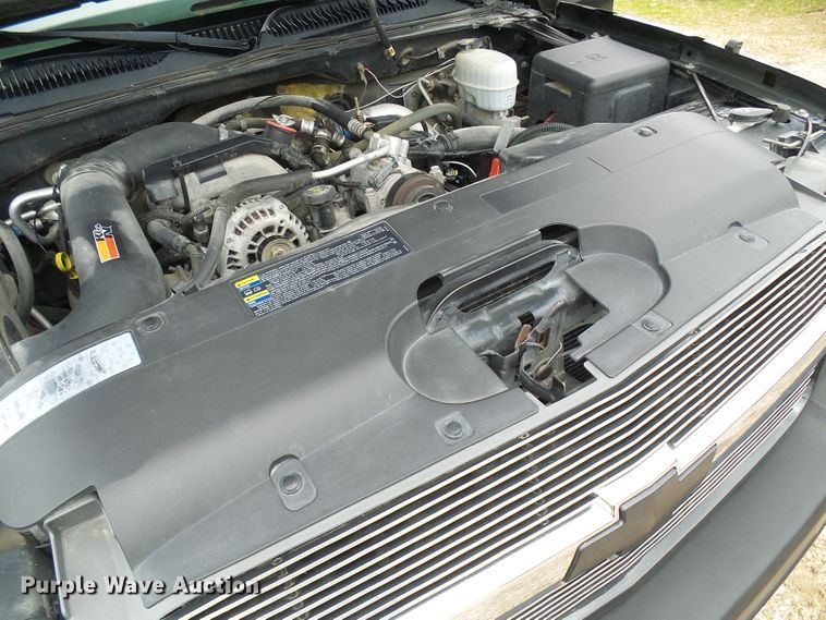 image for item DG5686 2004 Chevrolet Silverado 2500HD  Ext. Cab pickup truck