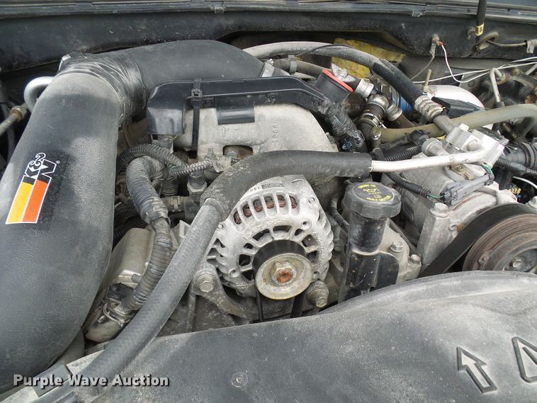 image for item DG5686 2004 Chevrolet Silverado 2500HD  Ext. Cab pickup truck