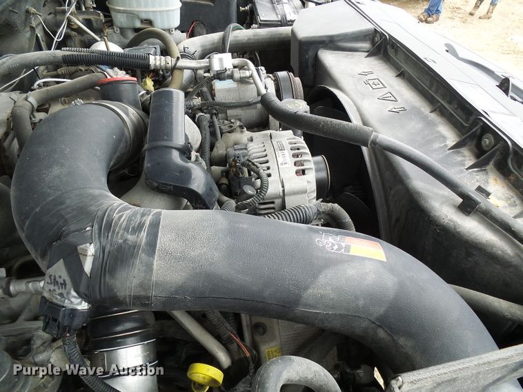 image for item DG5686 2004 Chevrolet Silverado 2500HD  Ext. Cab pickup truck