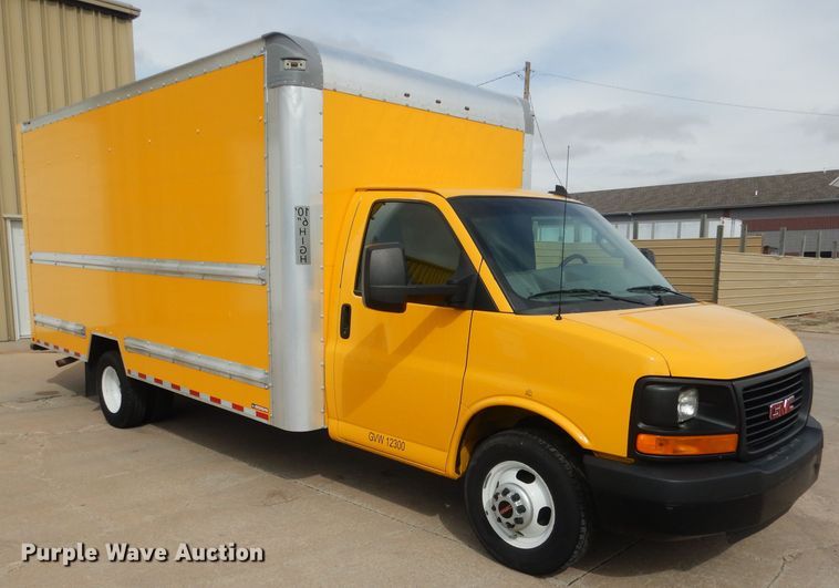 image for item DG5941 2016 GMC Savana box truck