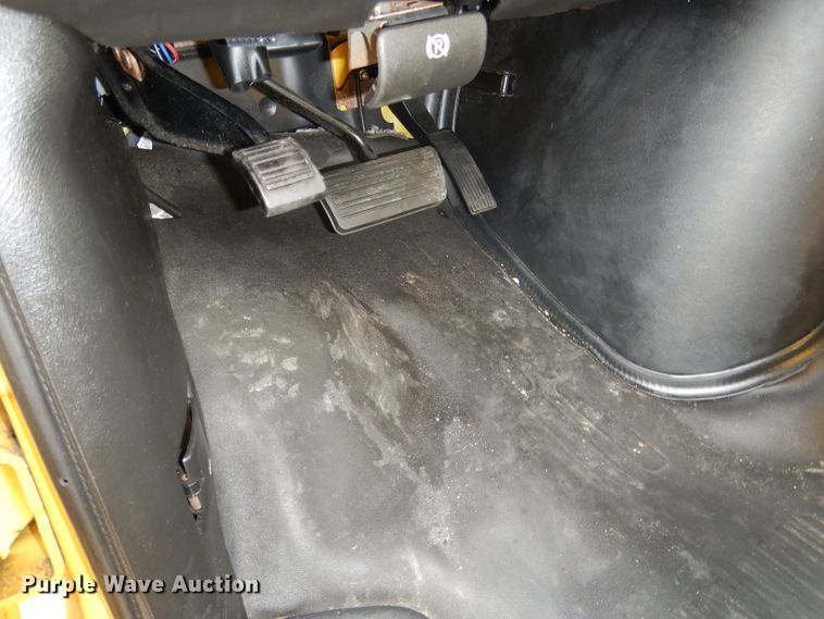 image for item DG5941 2016 GMC Savana box truck