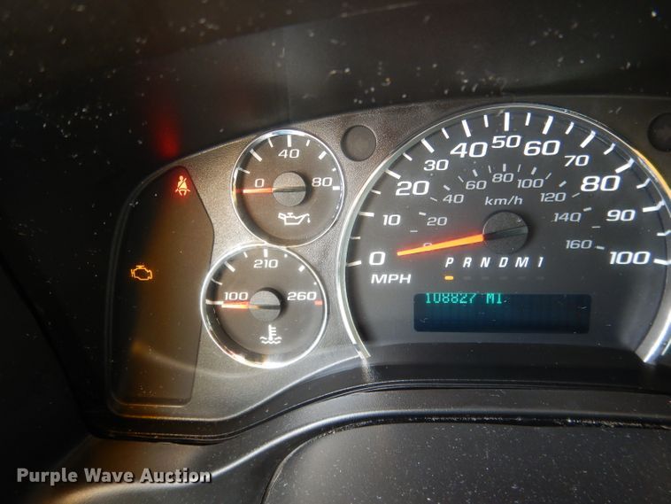 image for item DG5941 2016 GMC Savana box truck