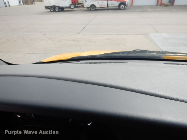 image for item DG5941 2016 GMC Savana box truck