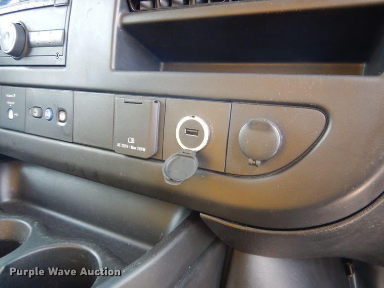 image for item DG5941 2016 GMC Savana box truck