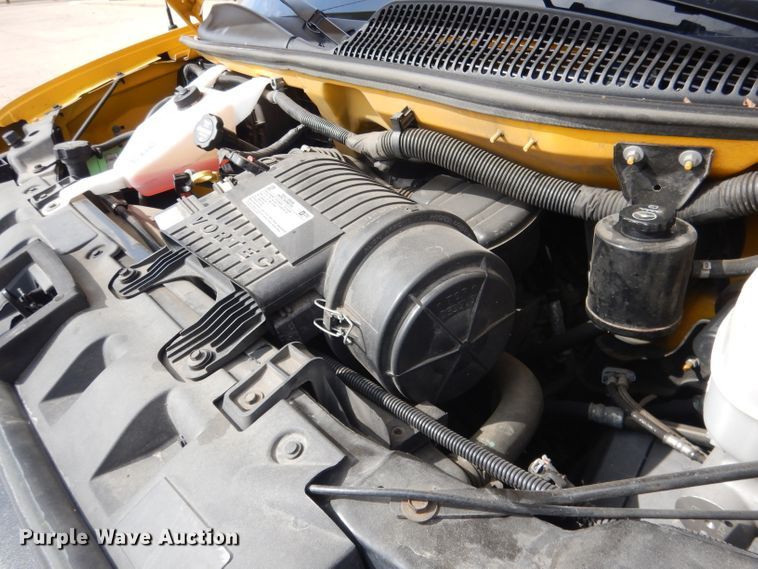 image for item DG5941 2016 GMC Savana box truck