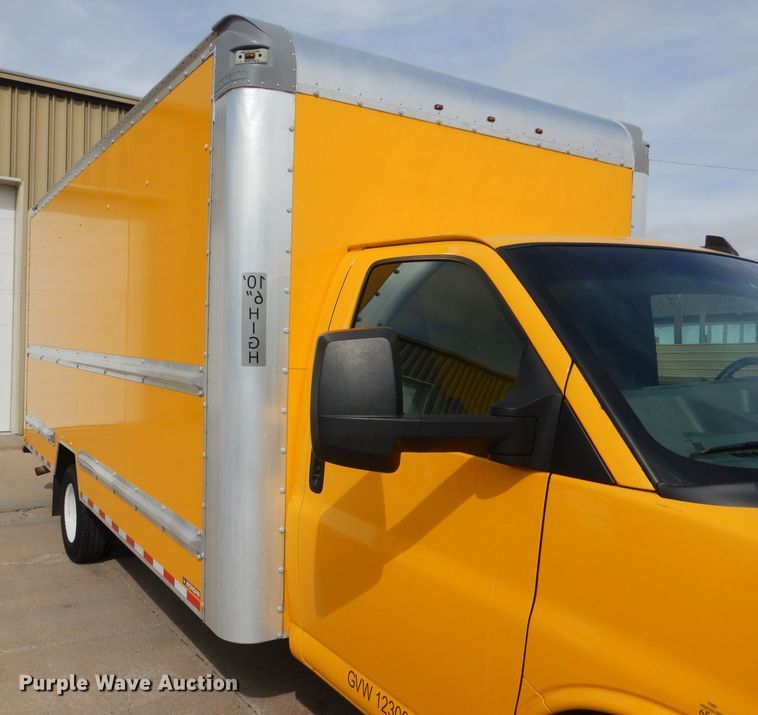 image for item DG5941 2016 GMC Savana box truck