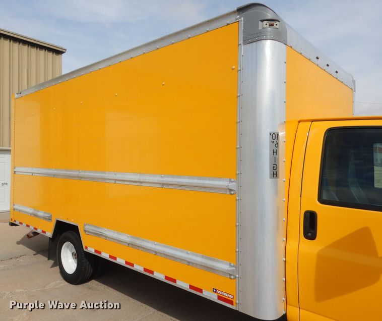 image for item DG5941 2016 GMC Savana box truck