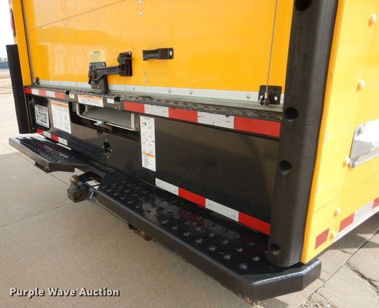 image for item DG5941 2016 GMC Savana box truck