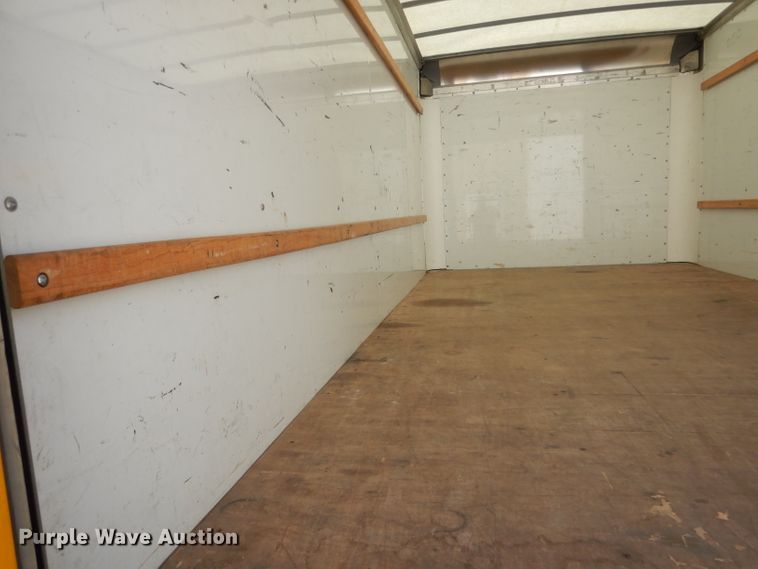 image for item DG5941 2016 GMC Savana box truck