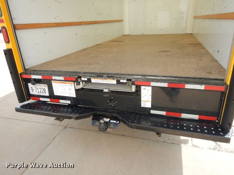 image for item DG5941 2016 GMC Savana box truck