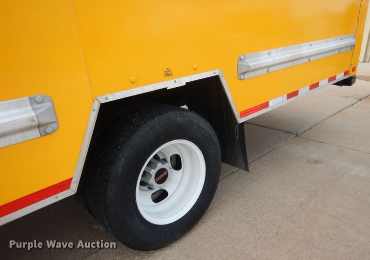 image for item DG5941 2016 GMC Savana box truck