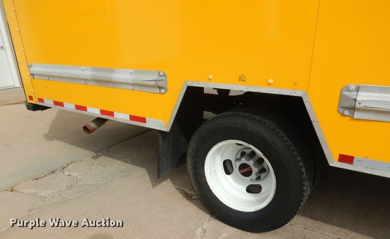 image for item DG5941 2016 GMC Savana box truck