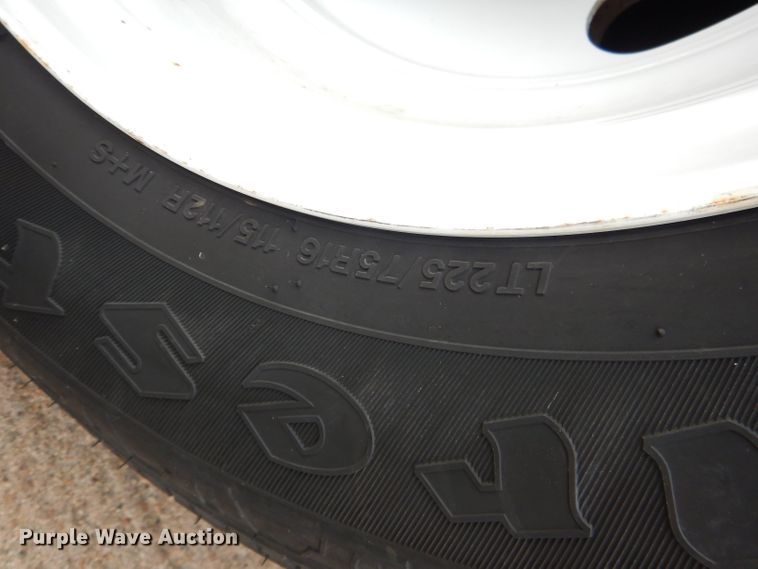 image for item DG5941 2016 GMC Savana box truck