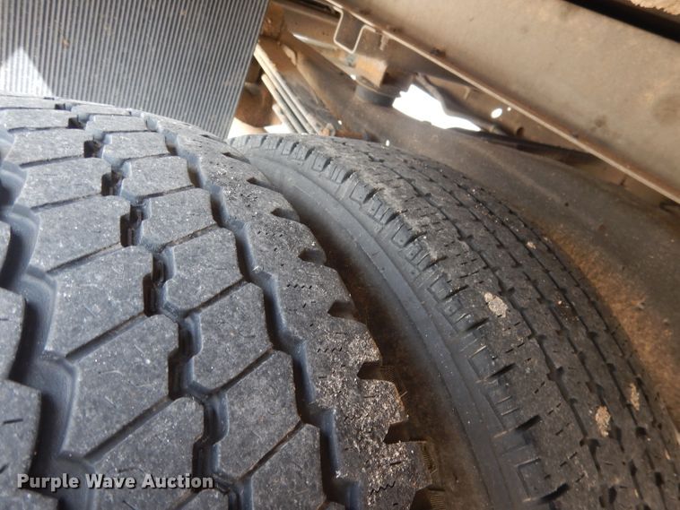 image for item DG5941 2016 GMC Savana box truck