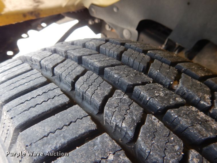 image for item DG5941 2016 GMC Savana box truck