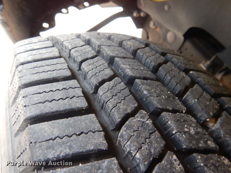 image for item DG5941 2016 GMC Savana box truck