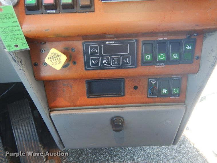 image for item DG5968 2001 Van Hool T2145 coach bus